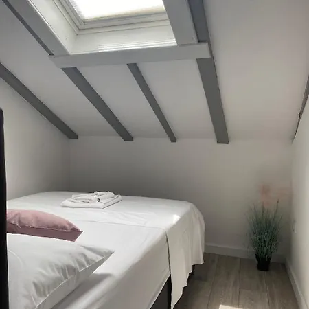 Vibe, Great Location! *