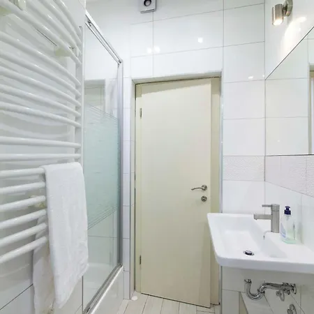 아파트 Vibe, Great Location! *