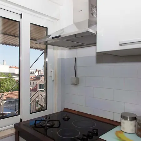 Vibe, Great Location! 시베니크